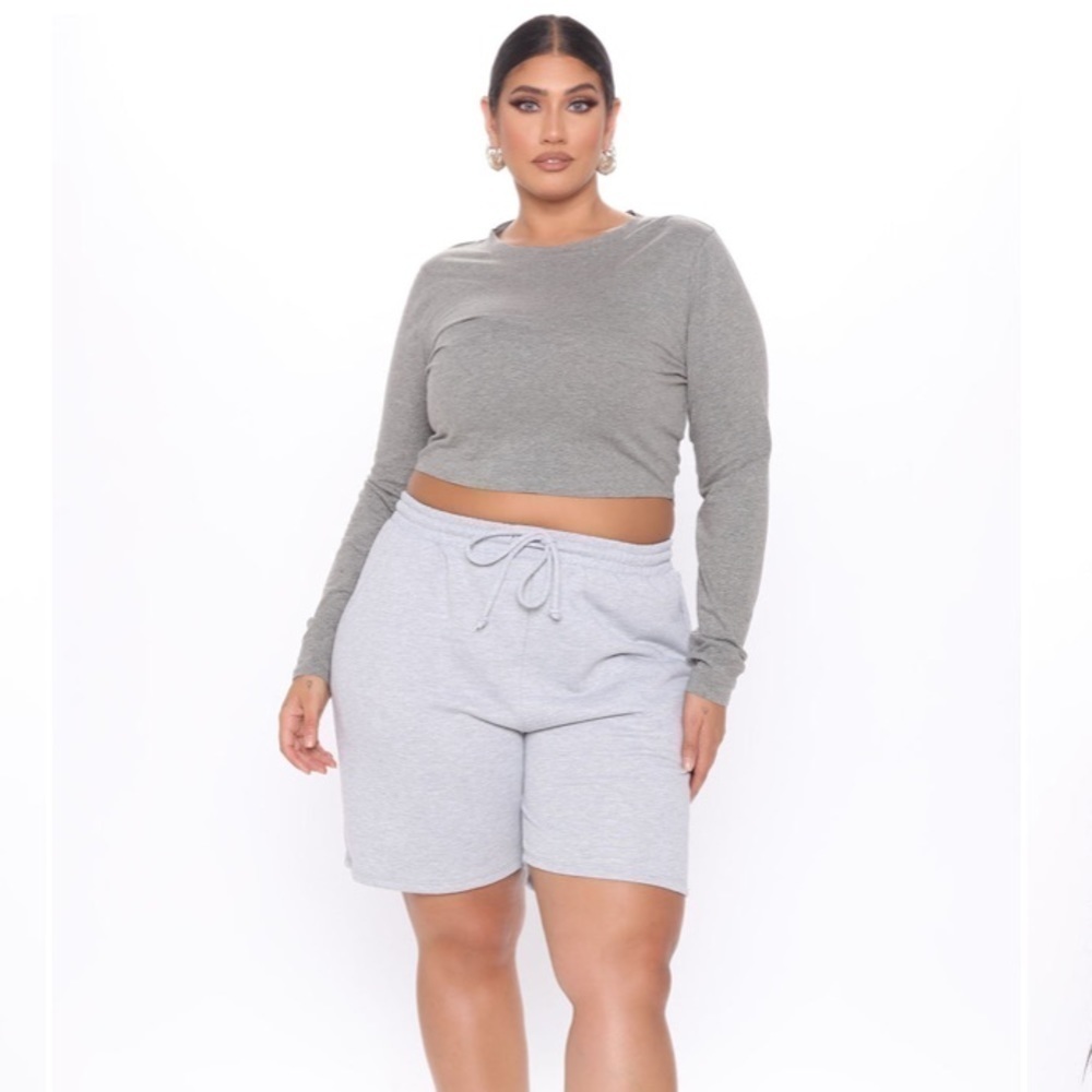 NWT Grey cotton long sleeve tee shirt lightweight soft crew neck shirt